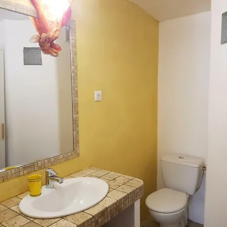 Maison Atypique Au Pied Du Chateau Holiday home Montelimar